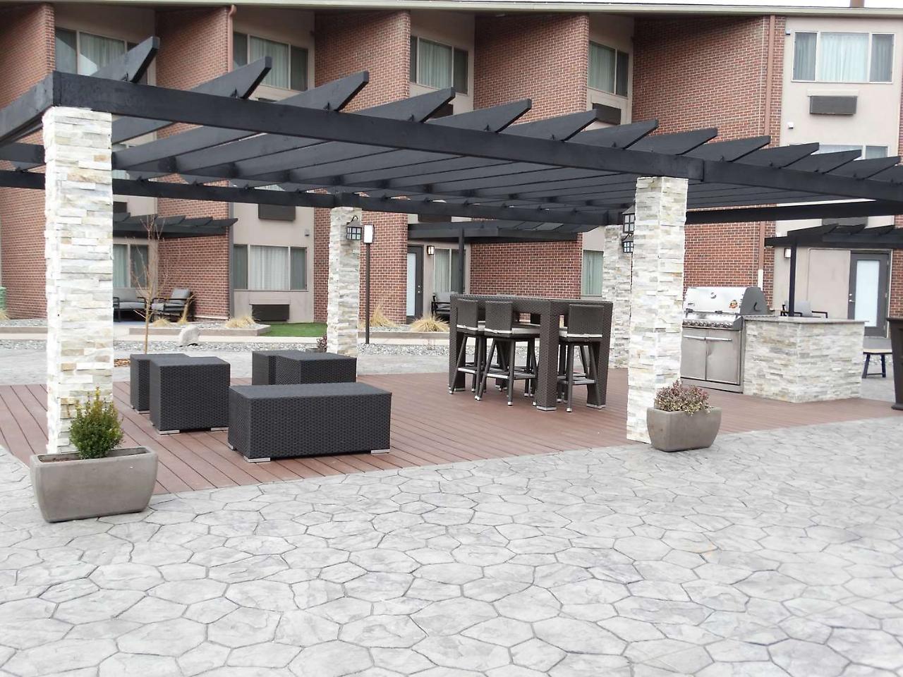 Best Western Premier Denver East Экстерьер фото