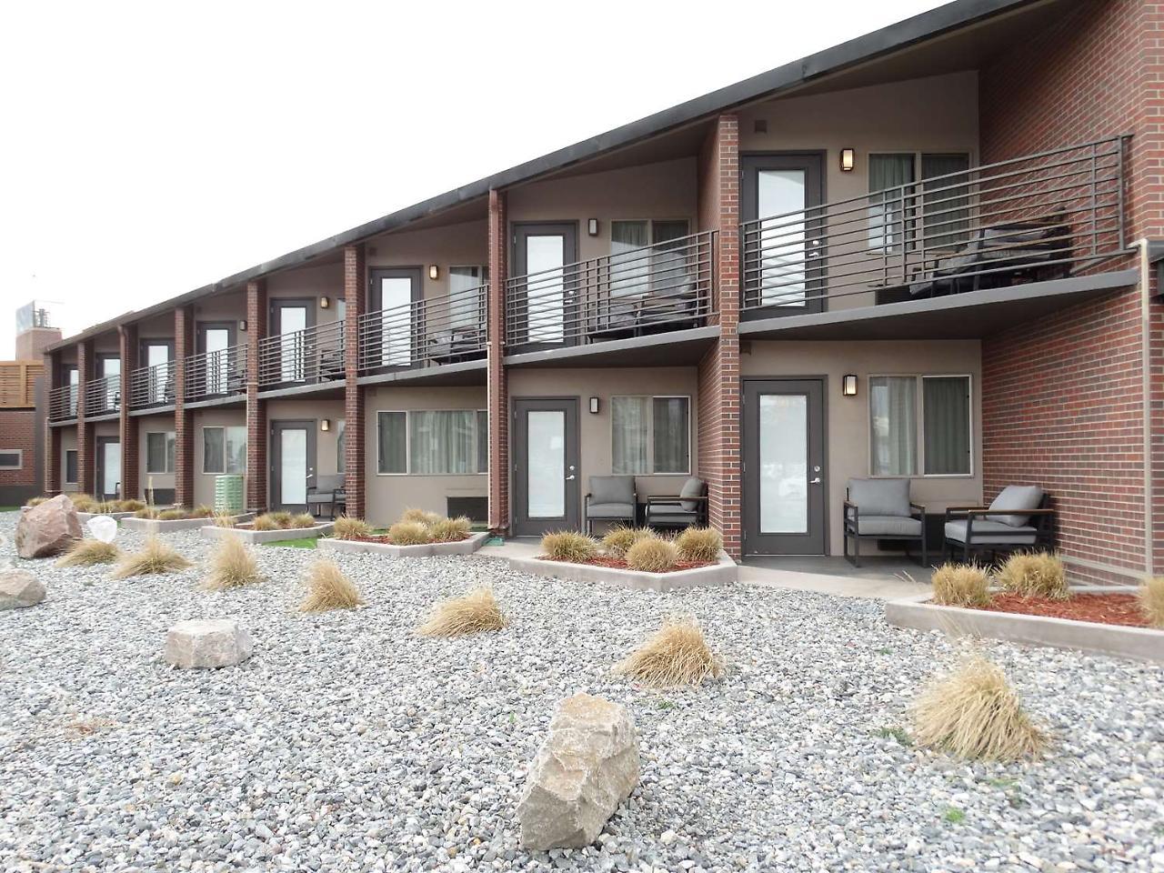 Best Western Premier Denver East Экстерьер фото