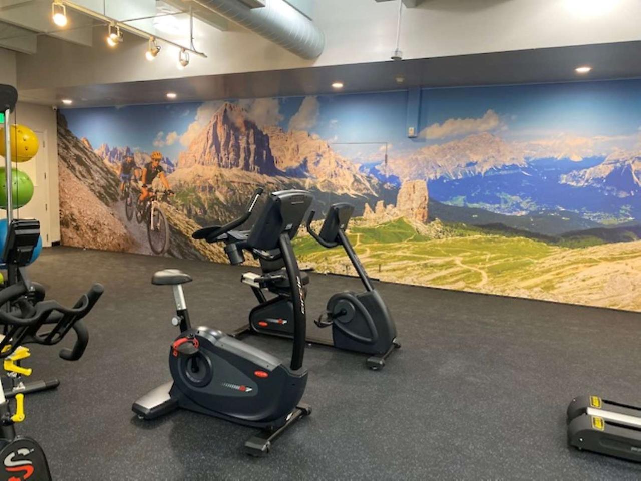 Best Western Premier Denver East Экстерьер фото