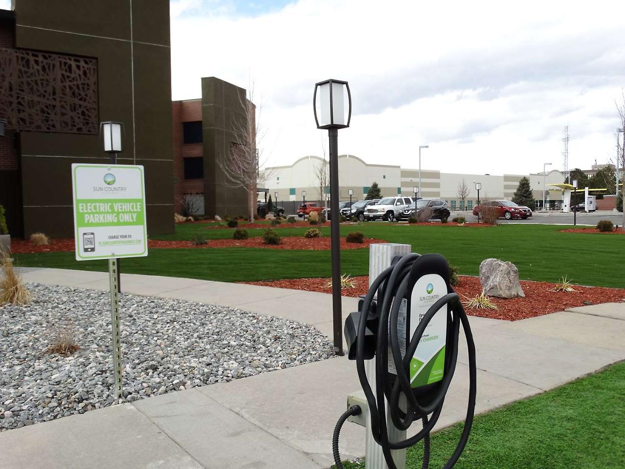 Best Western Premier Denver East Экстерьер фото